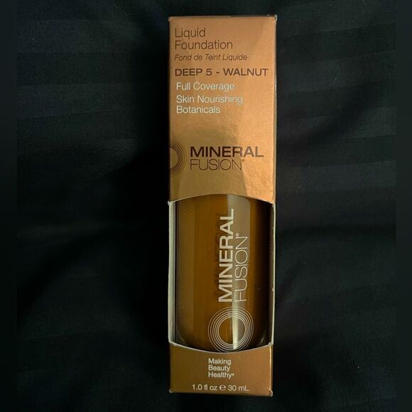 NWT Mineral Fusion Liquid Foundation ✨ - Picture 1 of 5